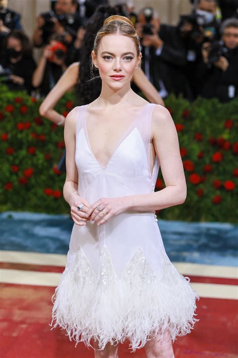 emma stone met gala 2022.